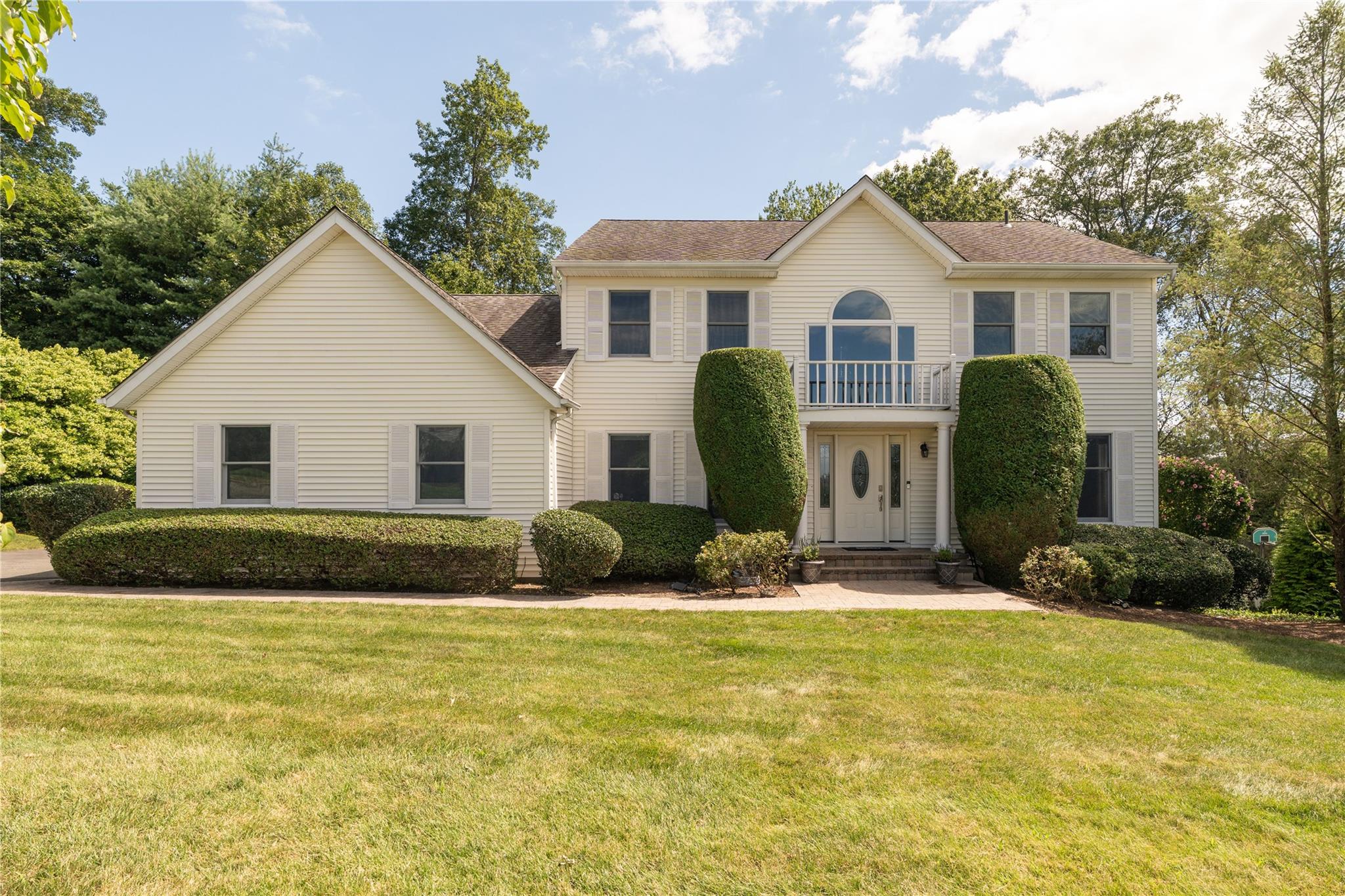 18 Blue Heron Road, Nanuet, NY 10954