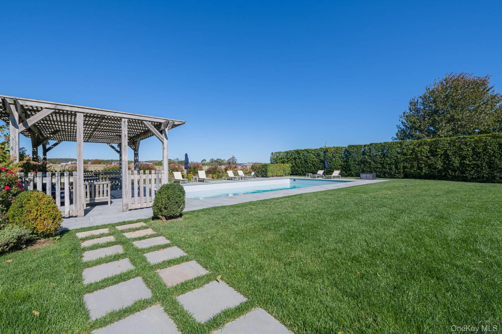 20 Mill Farm Lane, Water Mill, NY 11976