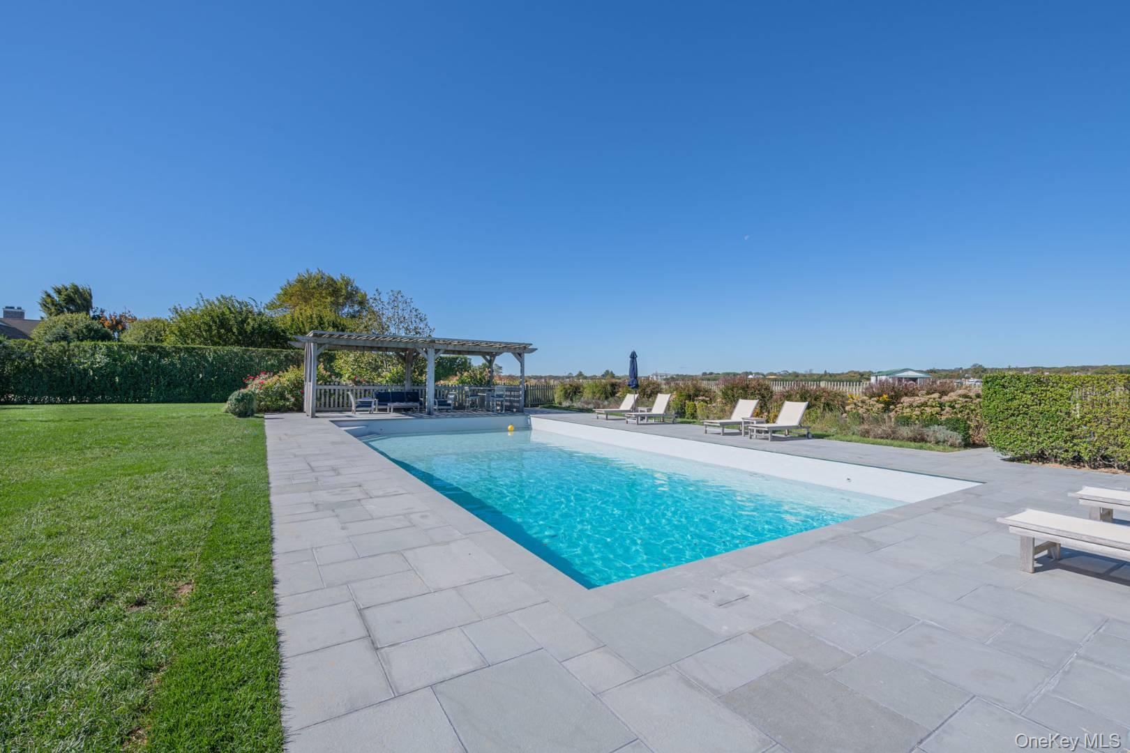 20 Mill Farm Lane, Water Mill, NY 11976