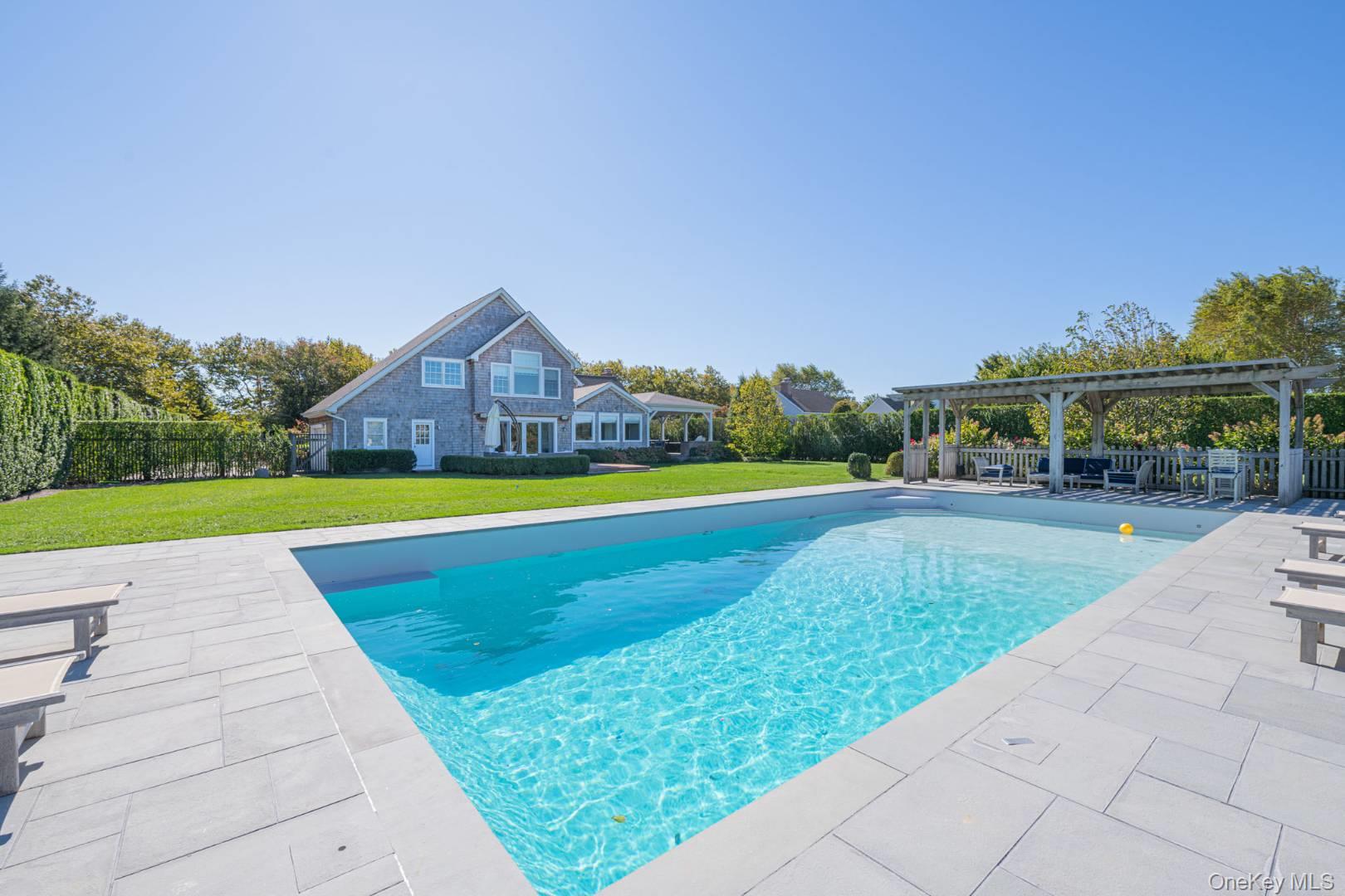 20 Mill Farm Lane, Water Mill, NY 11976