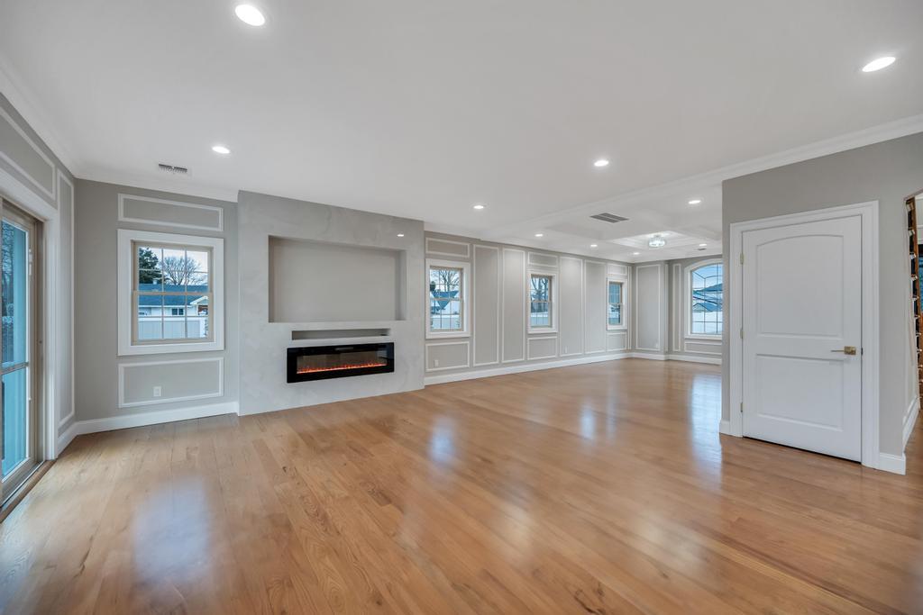 23 Grouse Lane, Levittown, NY 11756