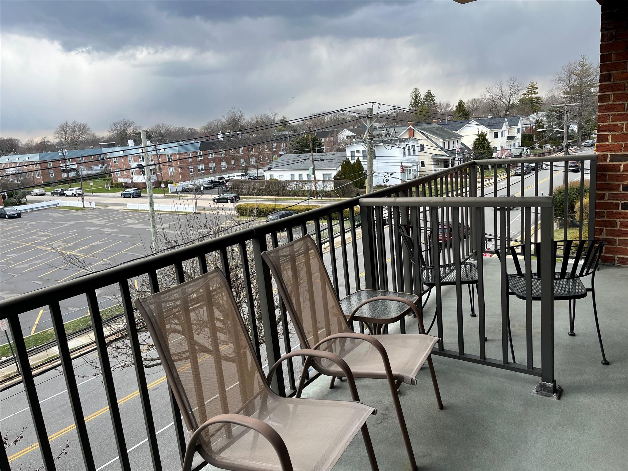 60 Hempstead Ave # 3 J, Lynbrook, NY 11563
