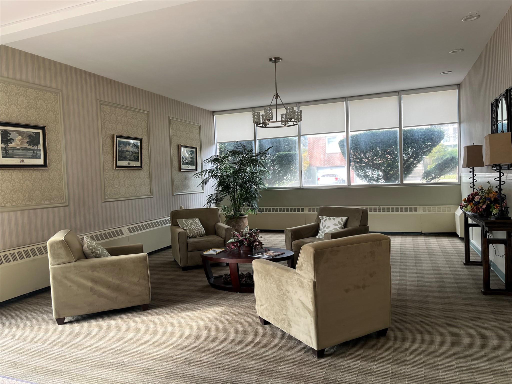 60 Hempstead Ave # 3 J, Lynbrook, NY 11563