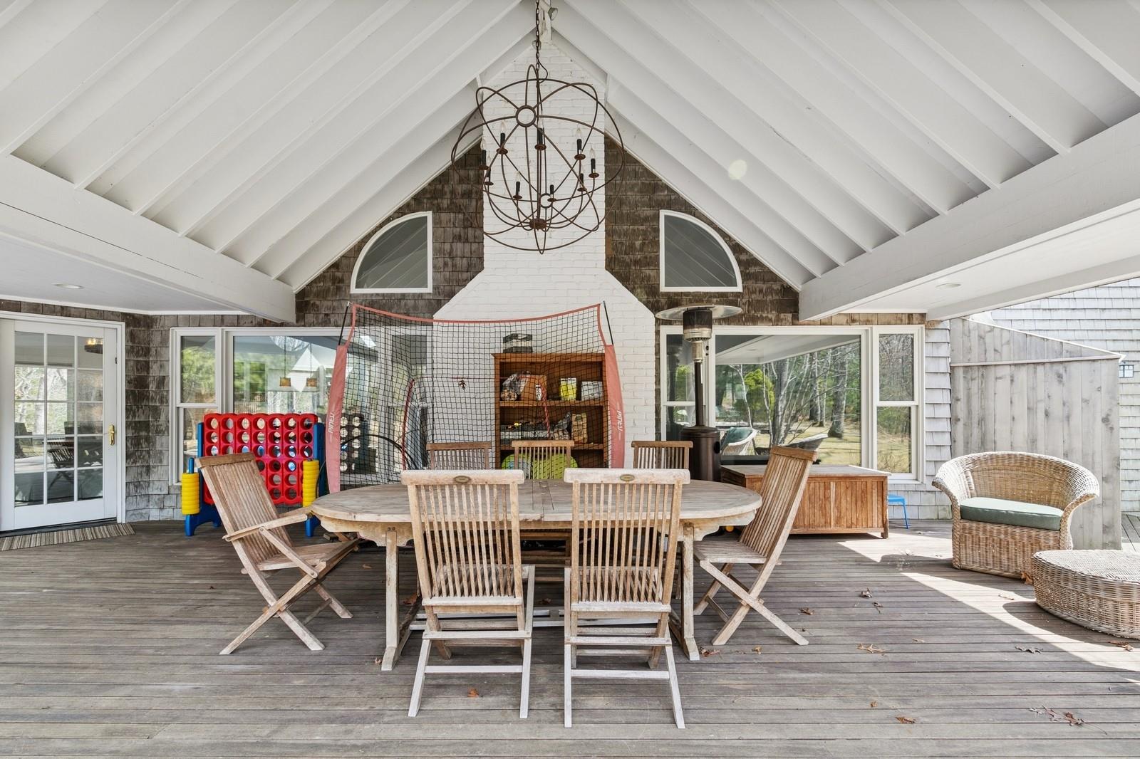 9 Long Hill Road, East Hampton, NY 11937