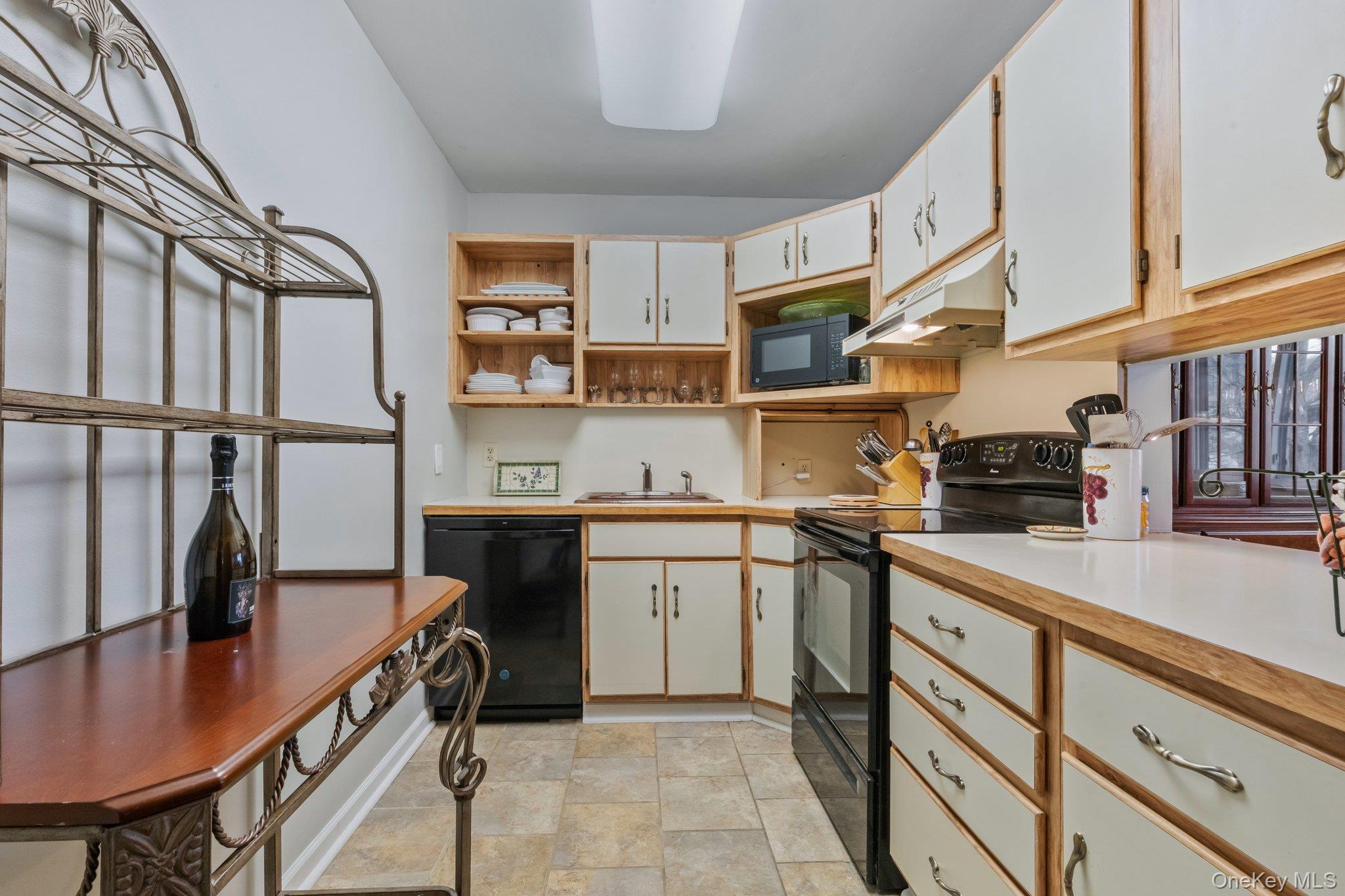 1 Carnaby Street # C, Wappingers Falls, NY 12590