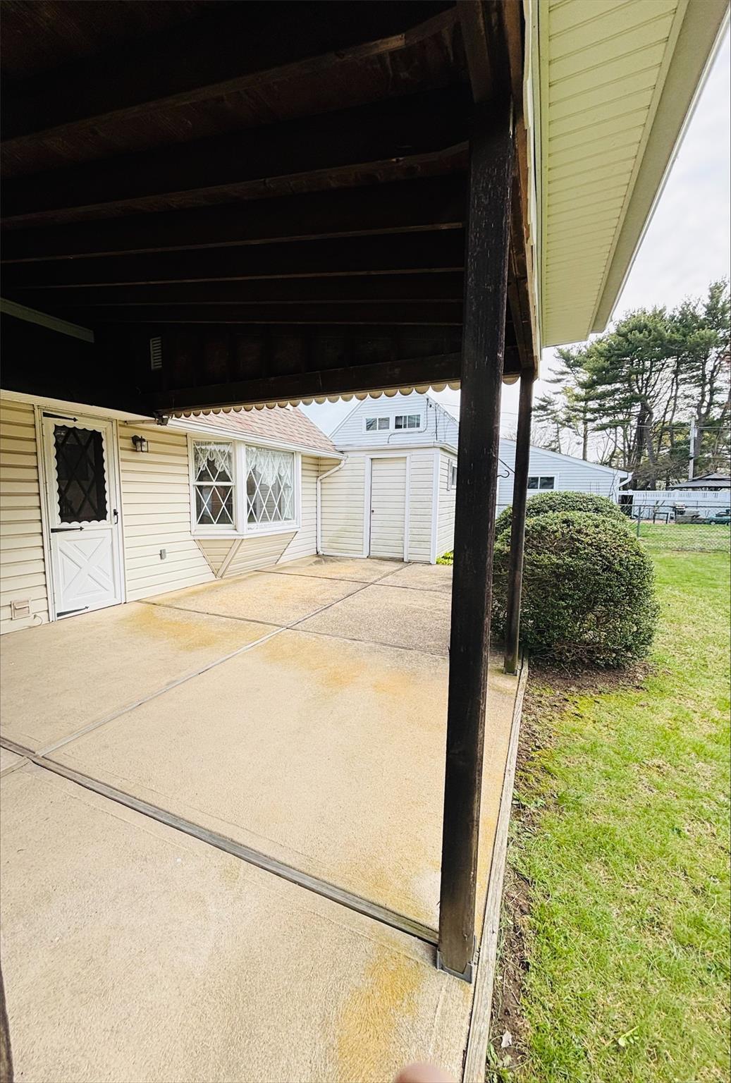 10 Grape Lane, Hicksville, NY 11801