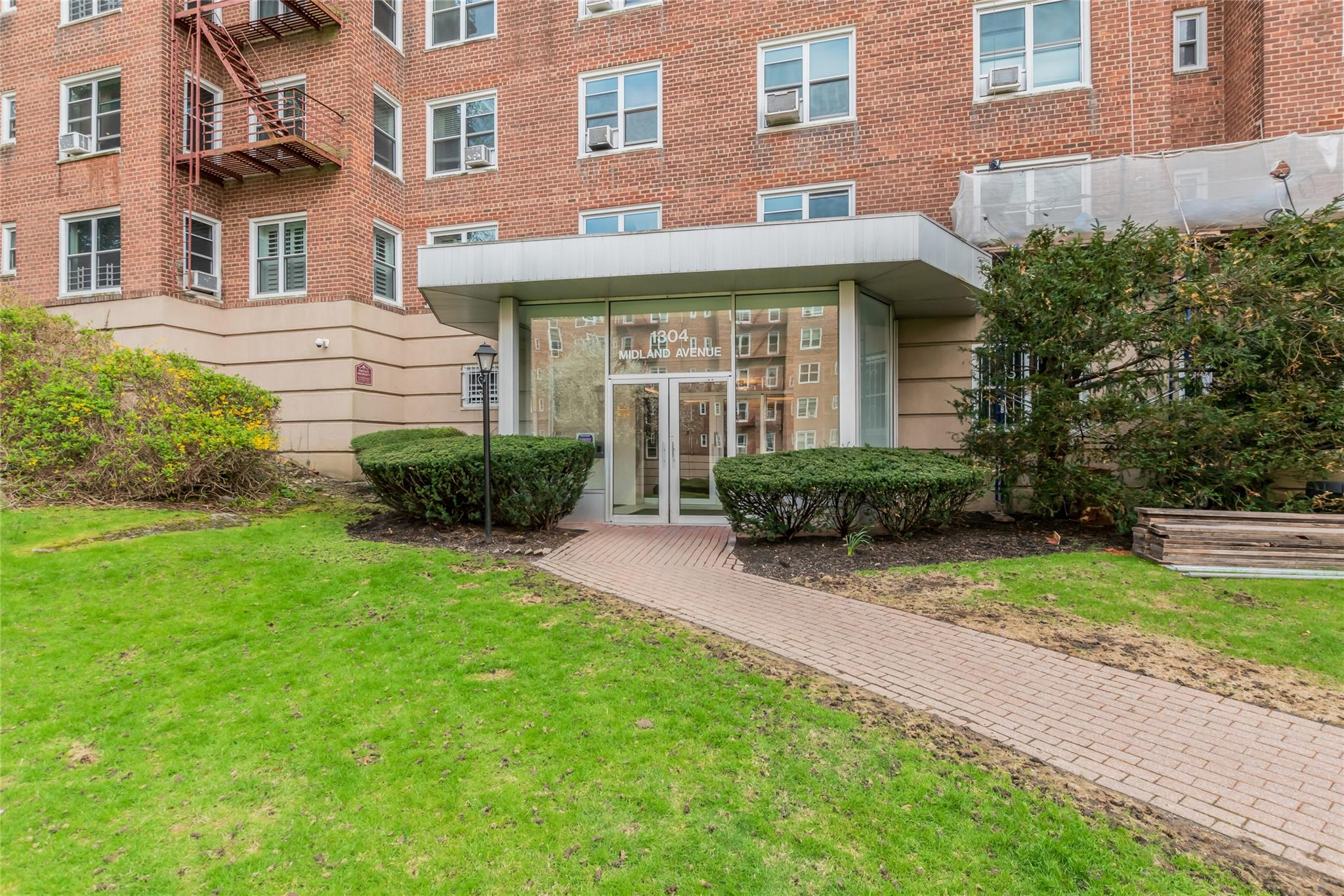 1304 Midland Avenue # C35, Yonkers, NY 10704