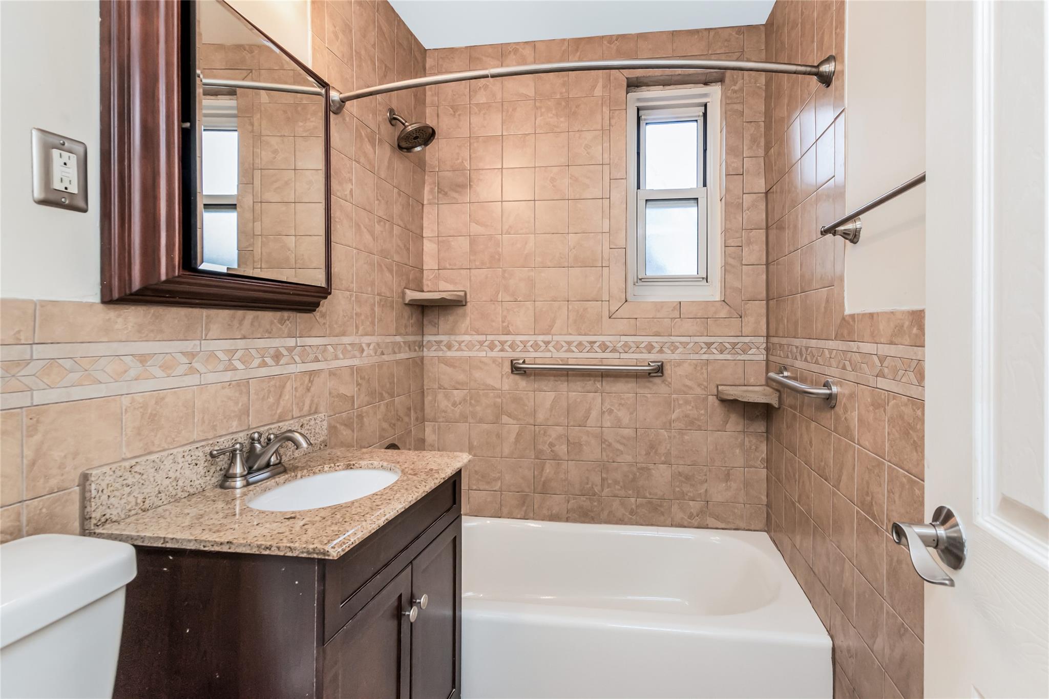 1304 Midland Avenue # C35, Yonkers, NY 10704