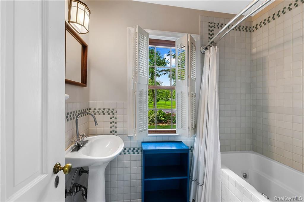 78 Oak Lane, Pelham, NY 10803