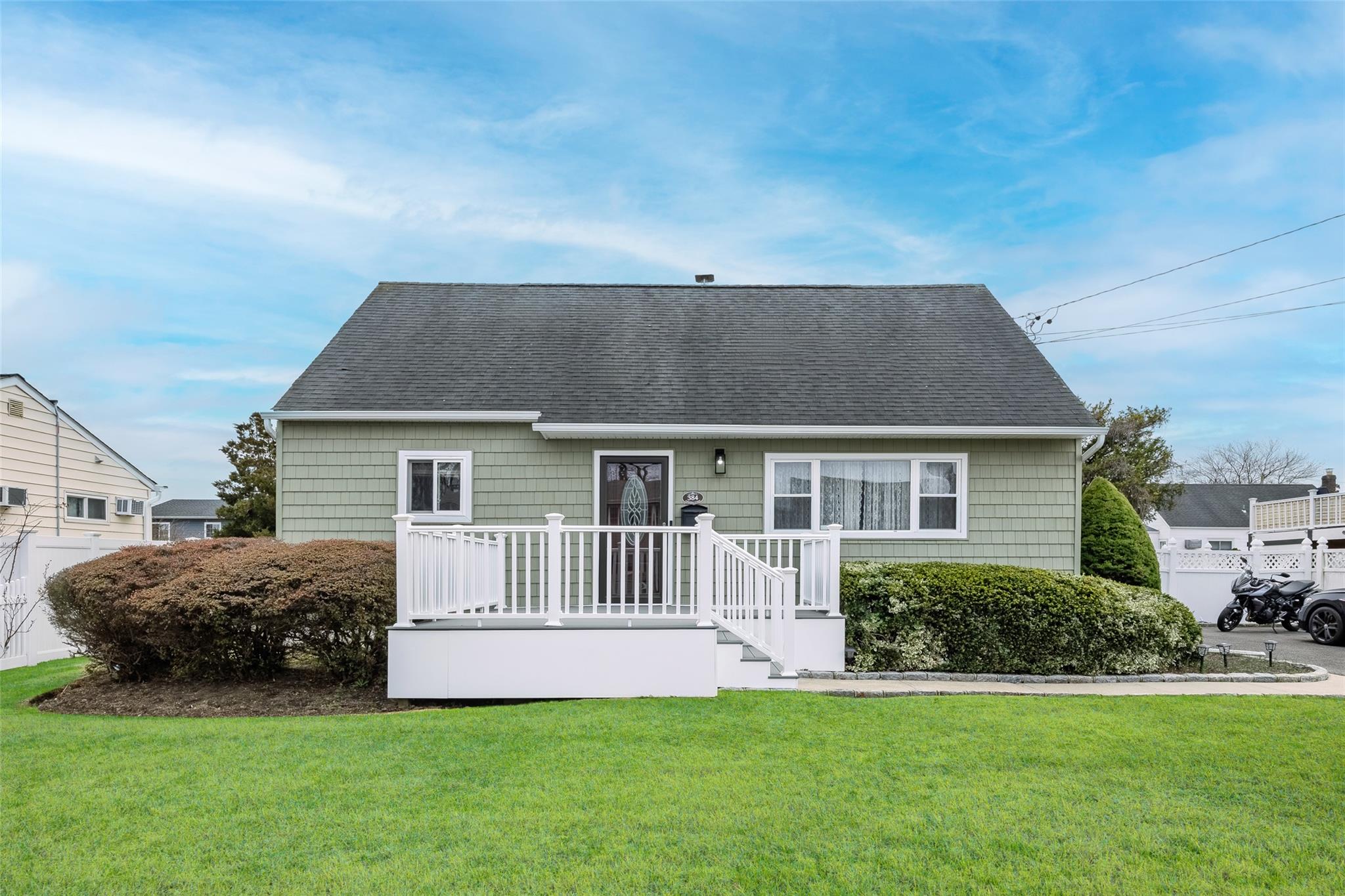 384 Columbus Avenue, West Babylon, NY 11704