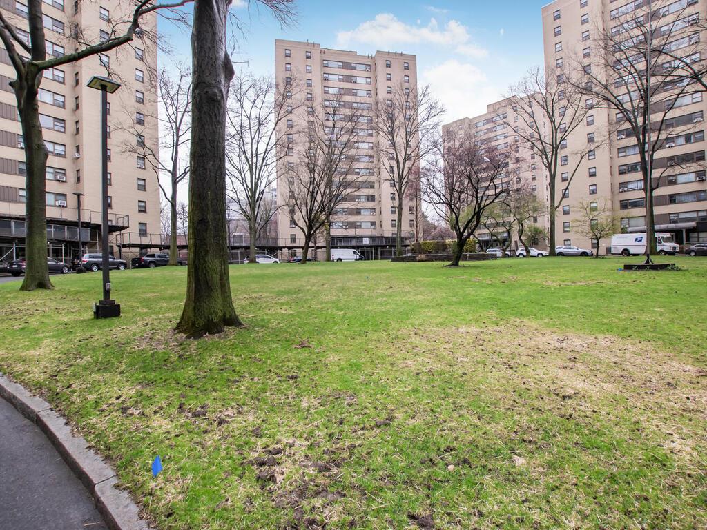 4 Fordham Hill Oval # 8D, Bronx, NY 10468
