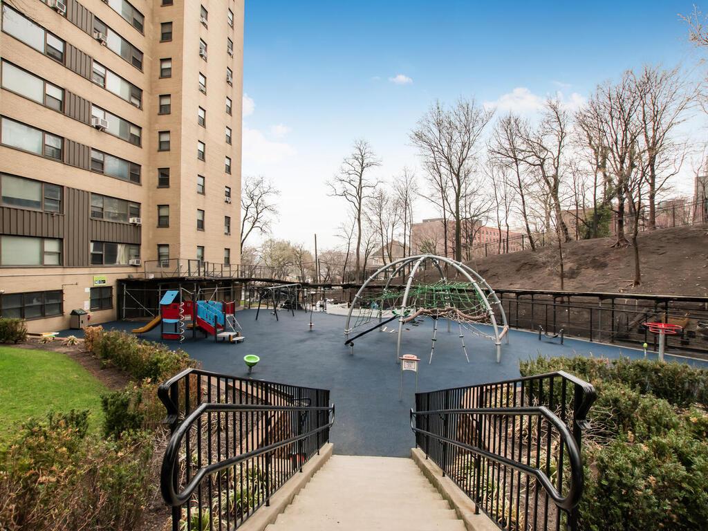 4 Fordham Hill Oval # 8D, Bronx, NY 10468