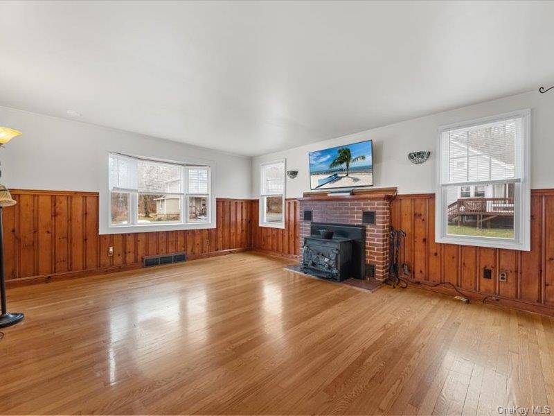 9 Emboden Avenue, Otisville, NY 10963