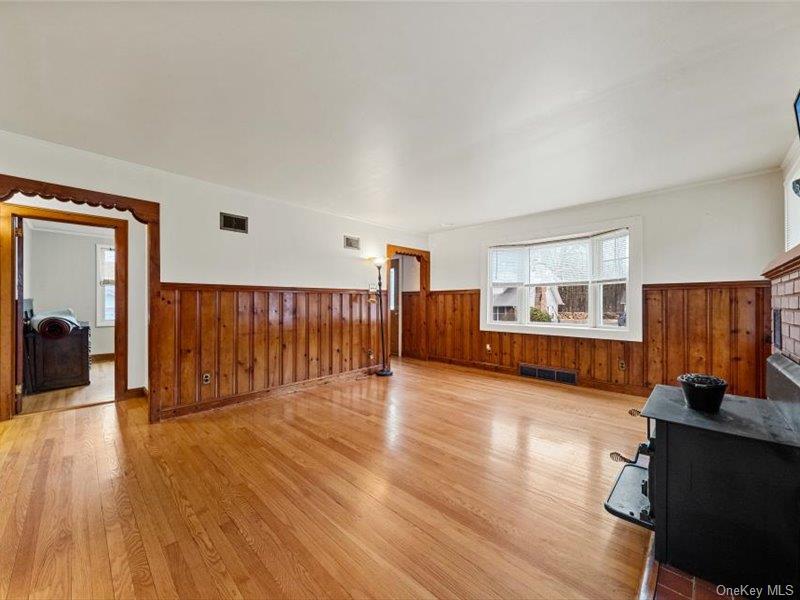 9 Emboden Avenue, Otisville, NY 10963