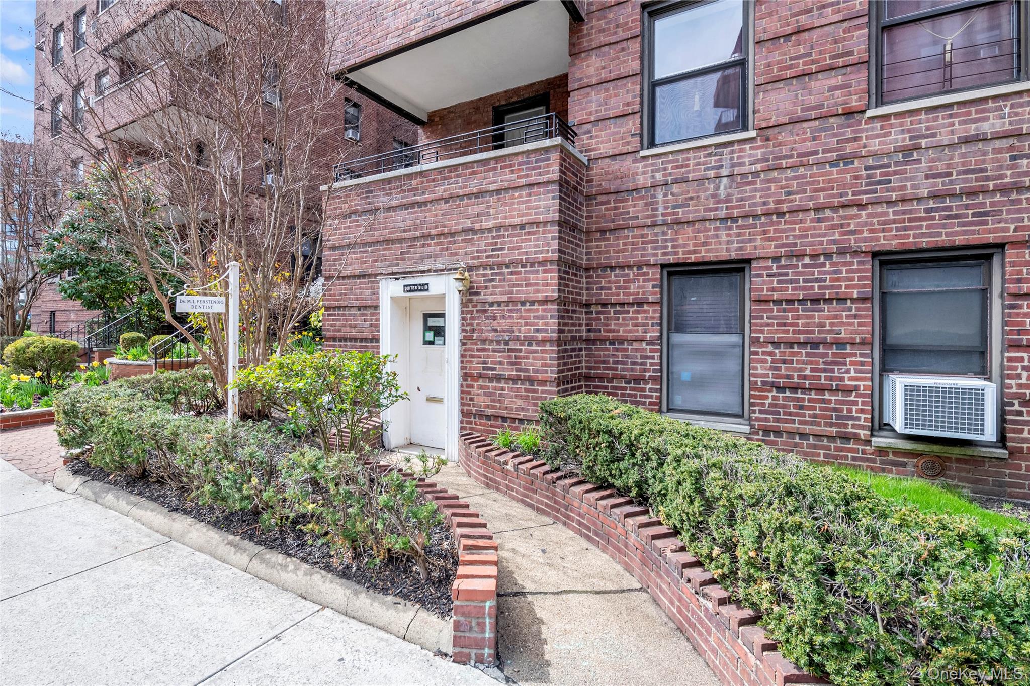 69-40 Yellowstone Blvd # 9, Forest Hills, NY 11375