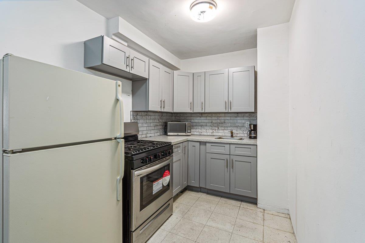 89-15 Parsons Boulevard # 3J, Jamaica, NY 11432