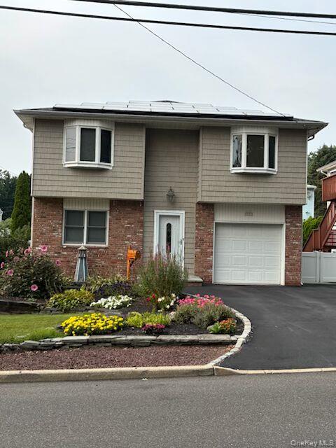 21 Godfrey Avenue, Bayville, NY 11709