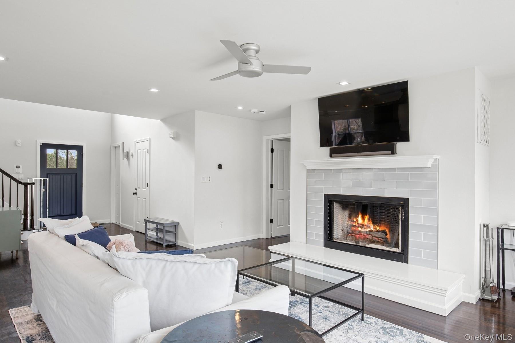 71 Old Canoe Place Road, Hampton Bays, NY 11946