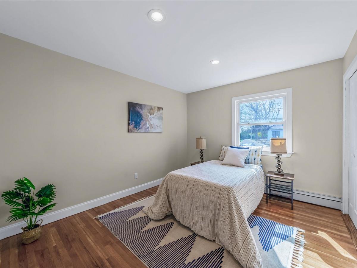 36 Red Spring Lane, Glen Cove, NY 11542