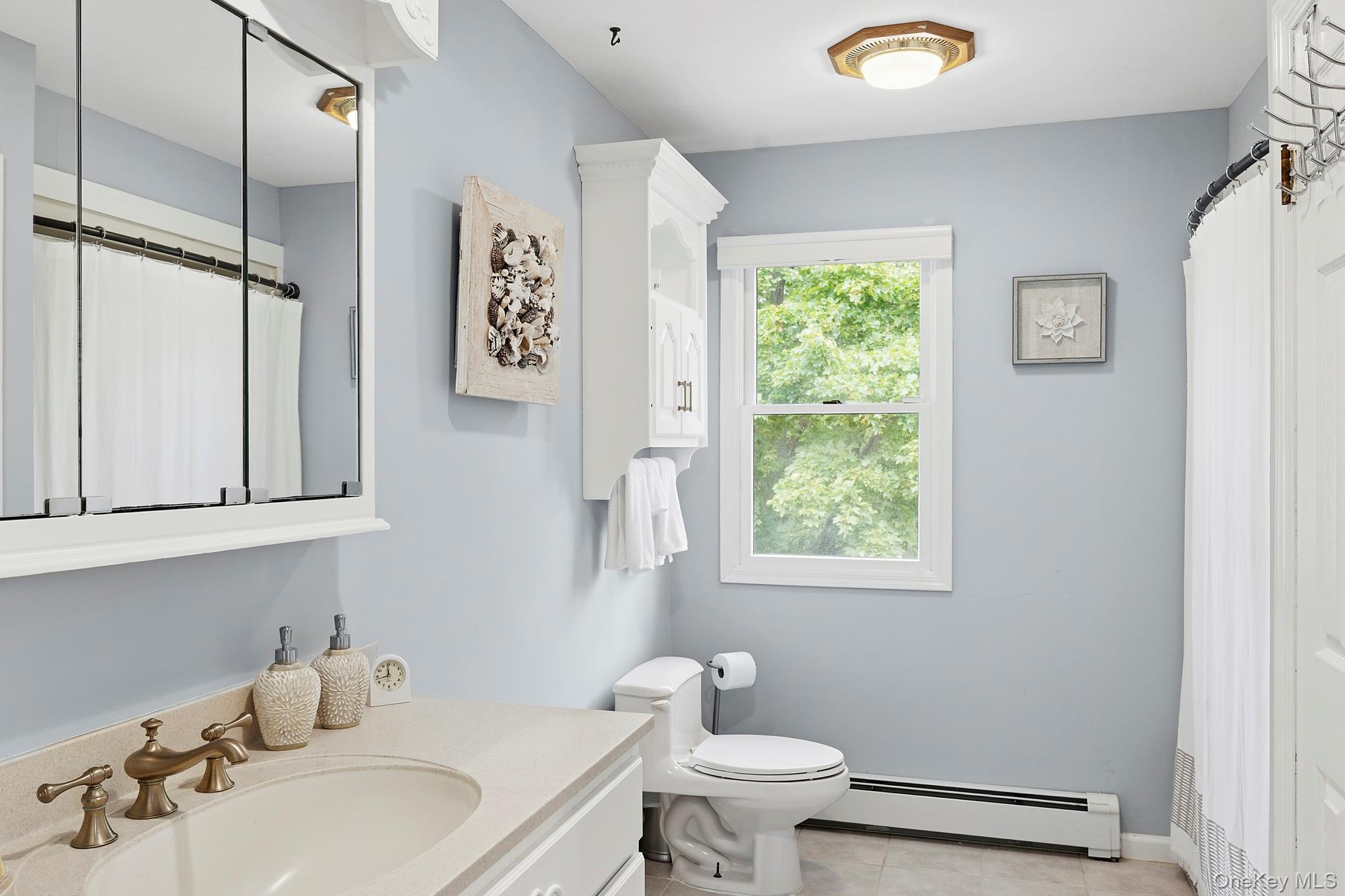 48 Fanning Avenue, Hampton Bays, NY 11946