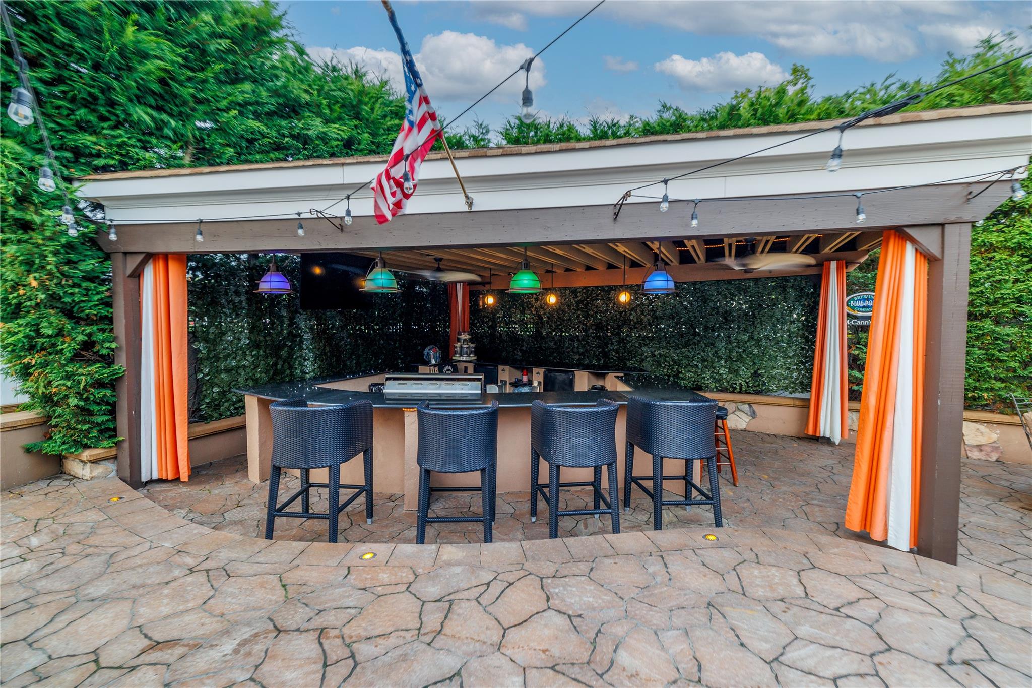 1 Willa Way, Massapequa, NY 11758