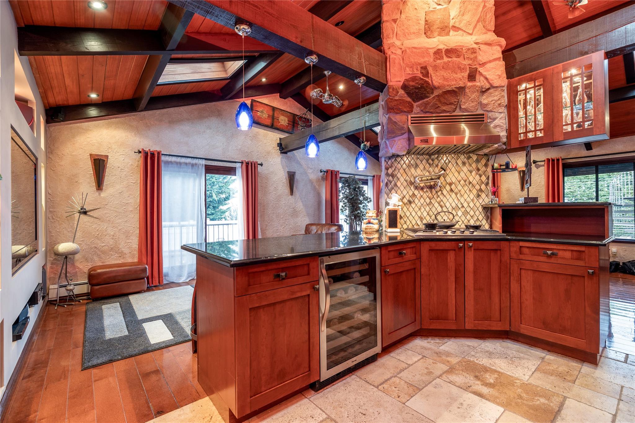 1 Willa Way, Massapequa, NY 11758