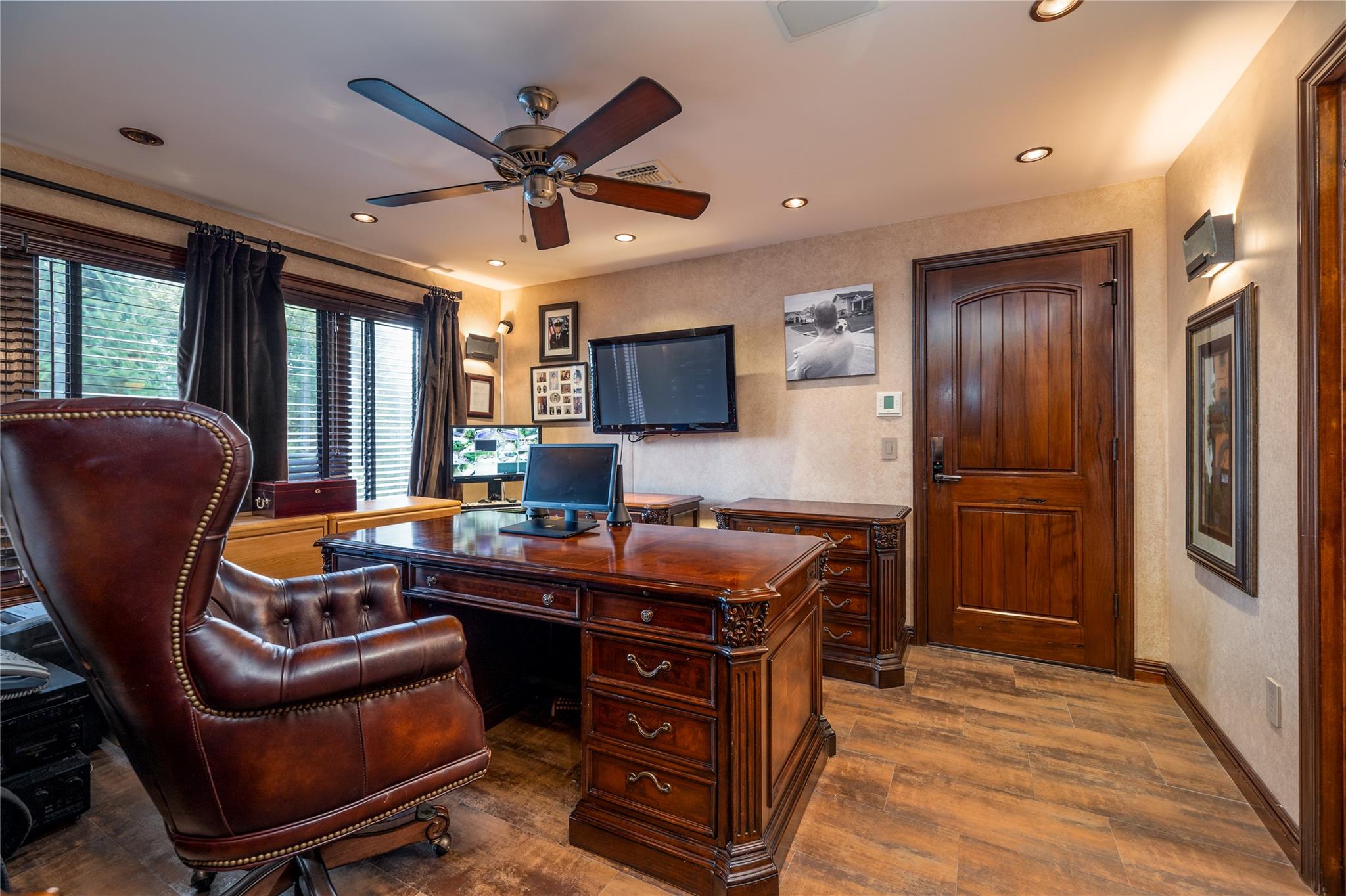 1 Willa Way, Massapequa, NY 11758