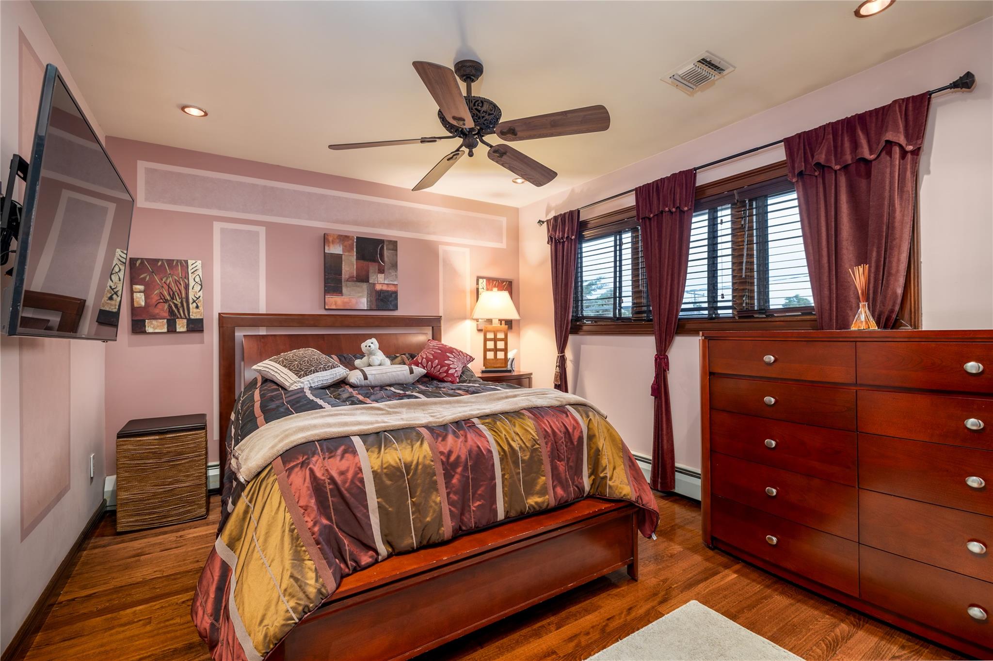 1 Willa Way, Massapequa, NY 11758