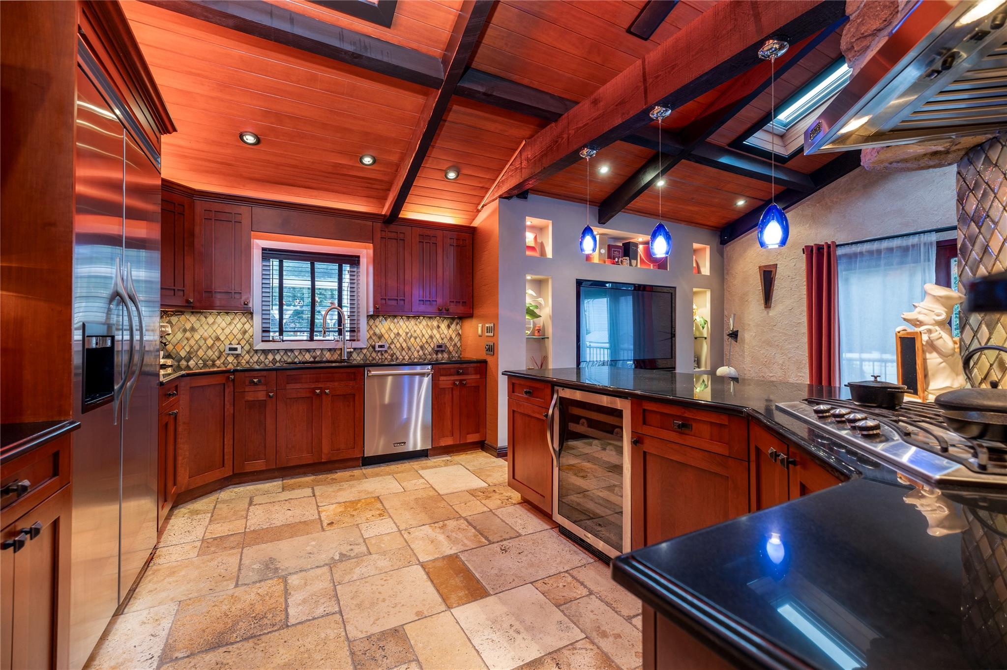 1 Willa Way, Massapequa, NY 11758