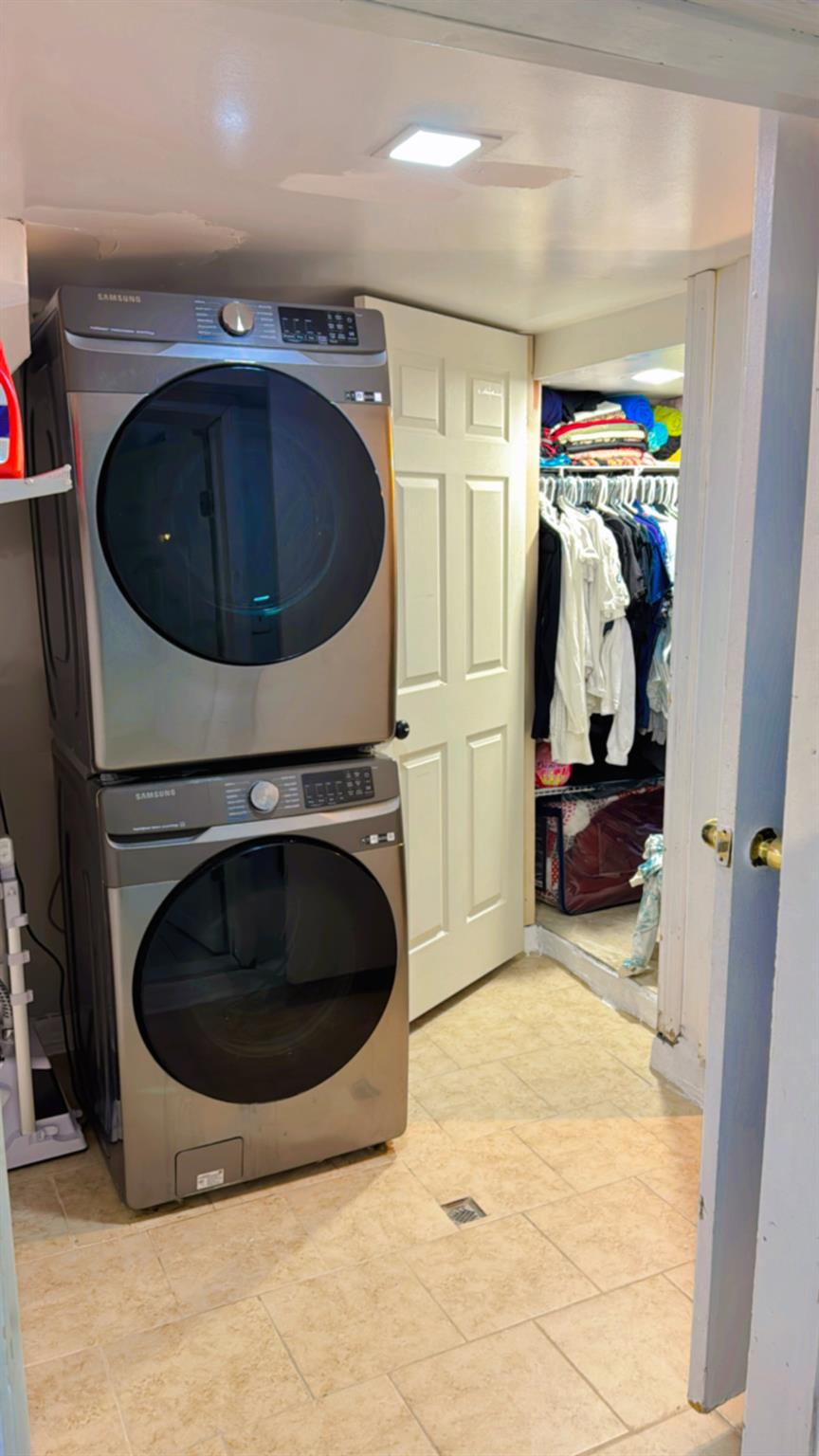 73 Hamilton Avenue, Valley Stream, NY 11580