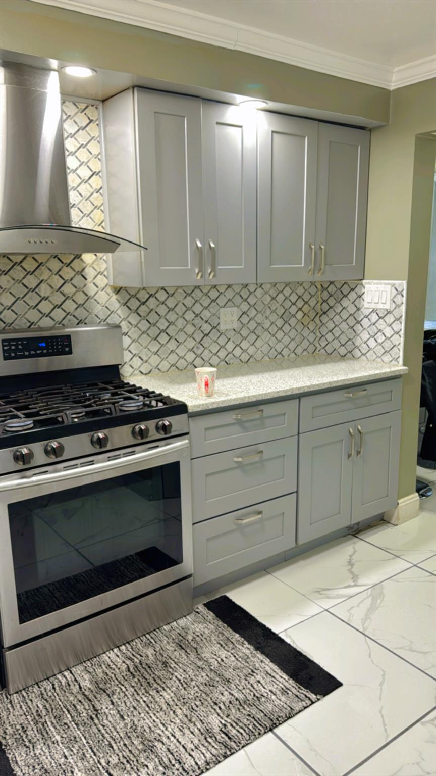 73 Hamilton Avenue, Valley Stream, NY 11580