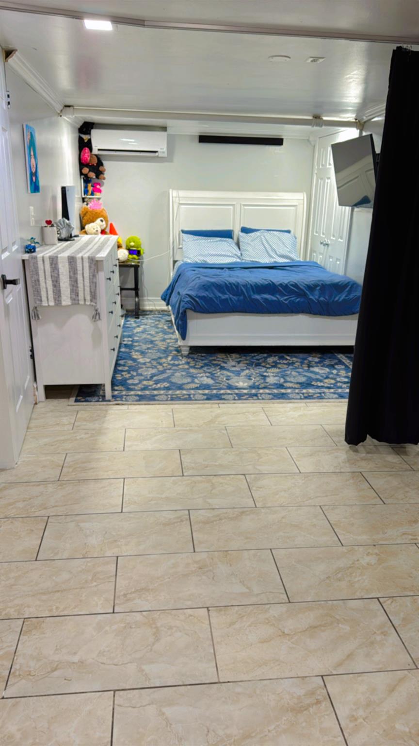 73 Hamilton Avenue, Valley Stream, NY 11580