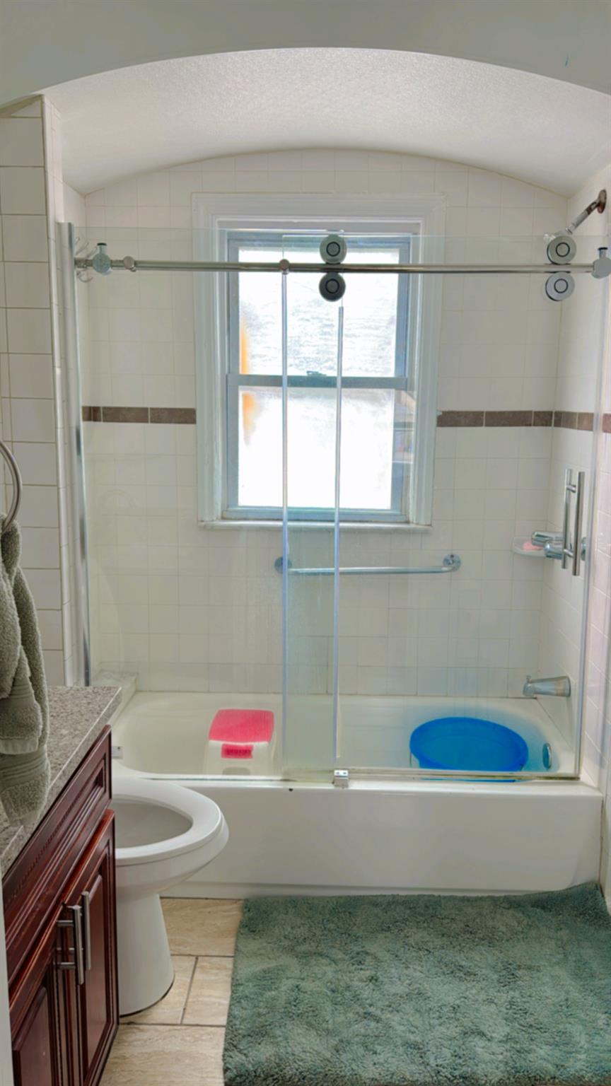 73 Hamilton Avenue, Valley Stream, NY 11580