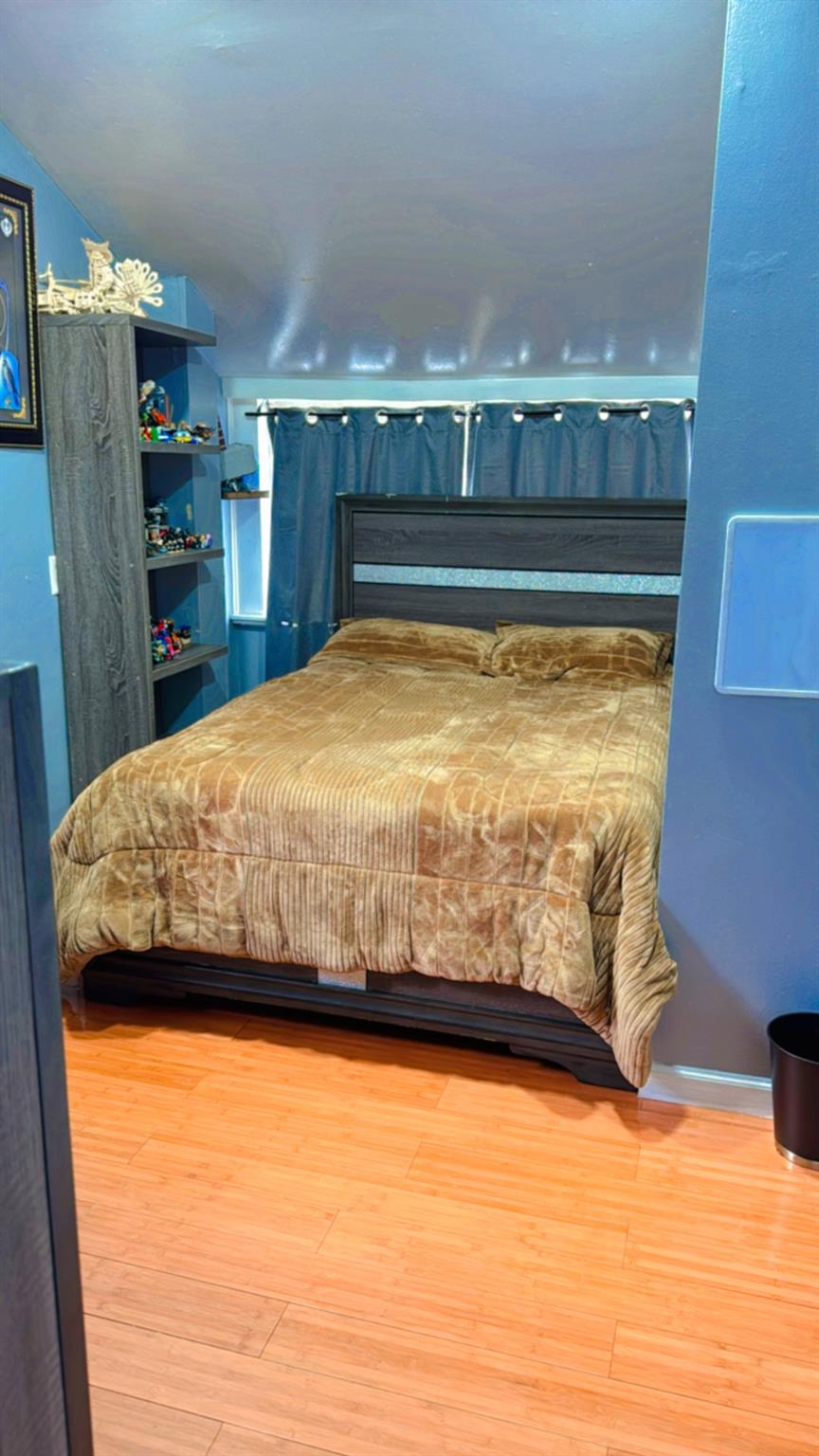 73 Hamilton Avenue, Valley Stream, NY 11580