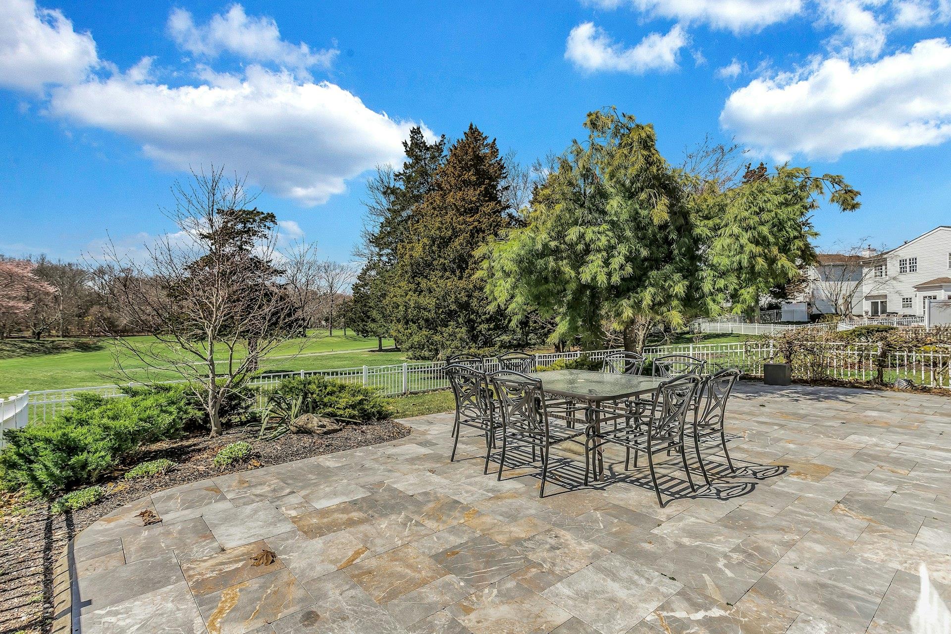 93 Hamlet Drive # 93, Commack, NY 11725