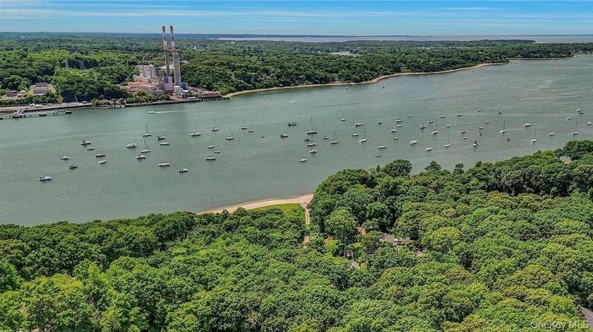 18 Bell Circle, Port Jefferson, NY 11777