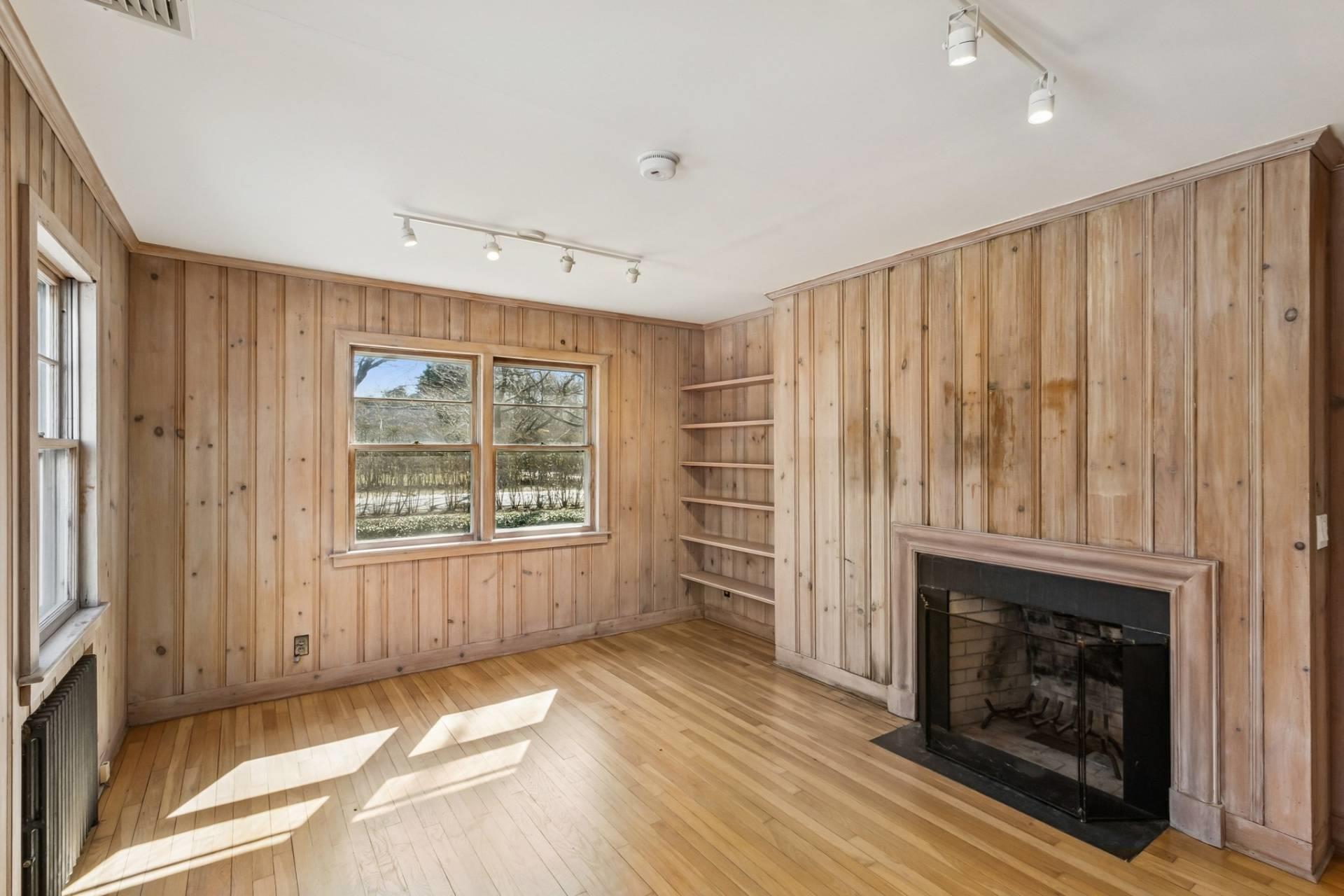 119 Breese Lane, Southampton, NY 11968