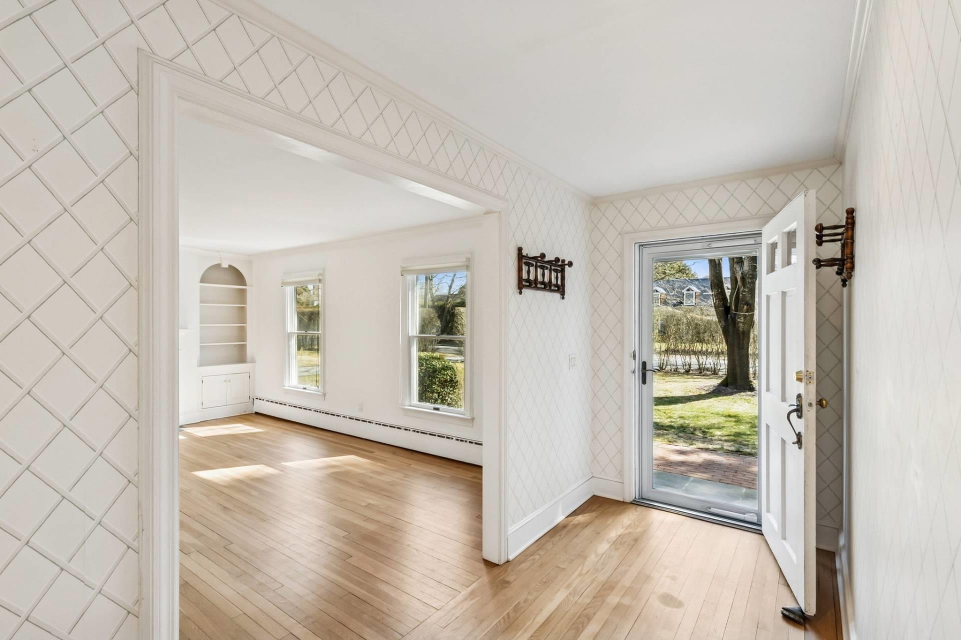 119 Breese Lane, Southampton, NY 11968