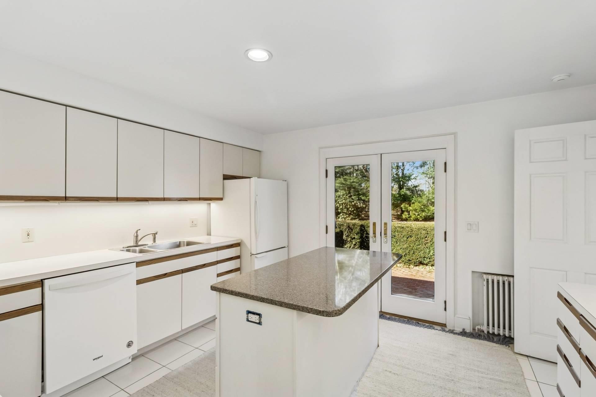 119 Breese Lane, Southampton, NY 11968