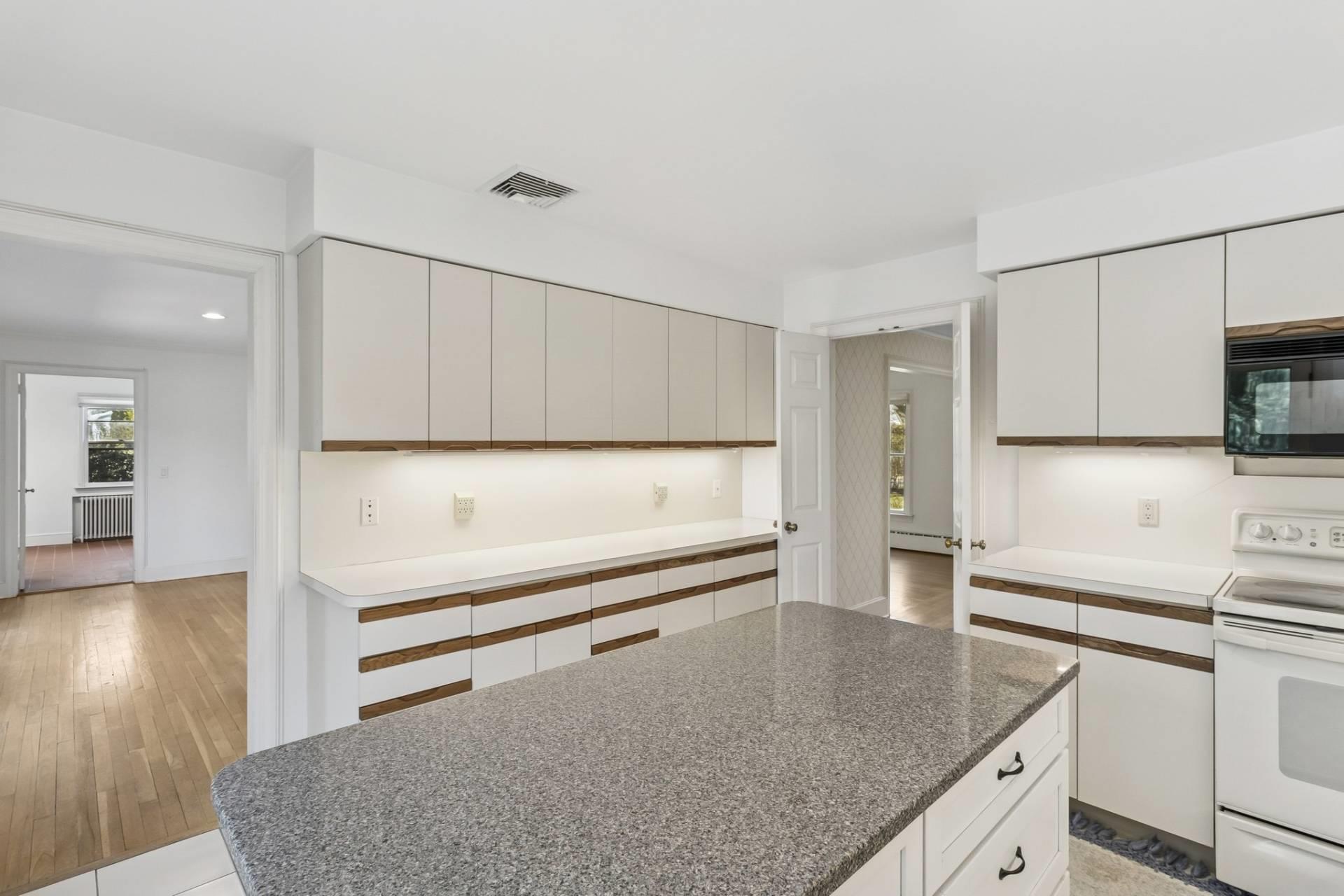 119 Breese Lane, Southampton, NY 11968