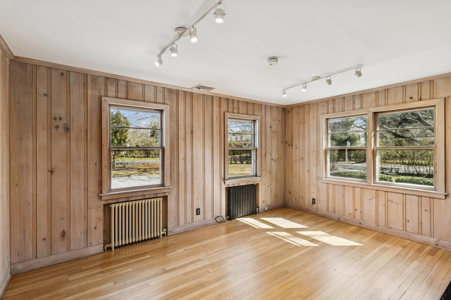 119 Breese Lane, Southampton, NY 11968