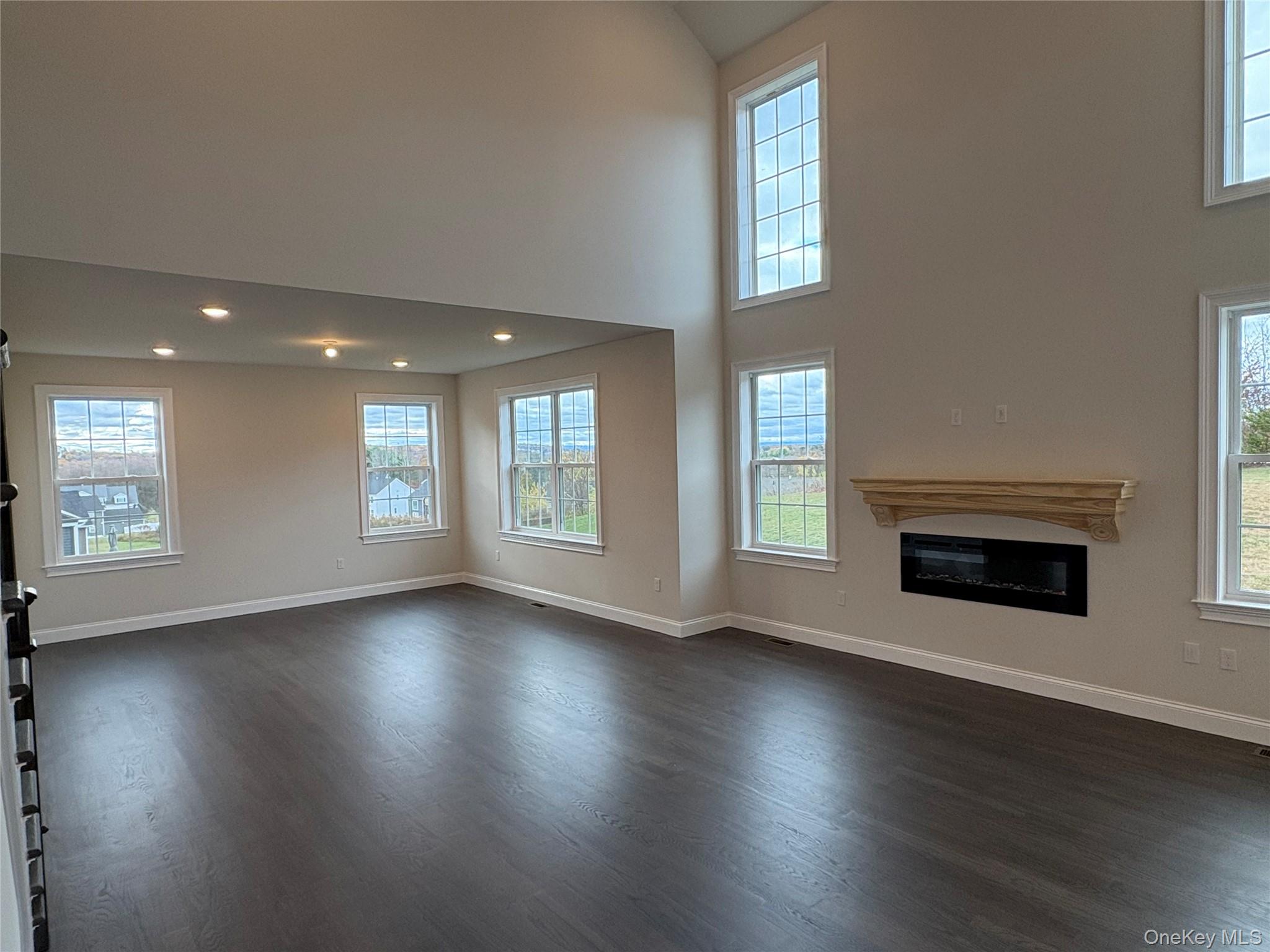 21 Dartmouth Drive, Poughkeepsie, NY 12603