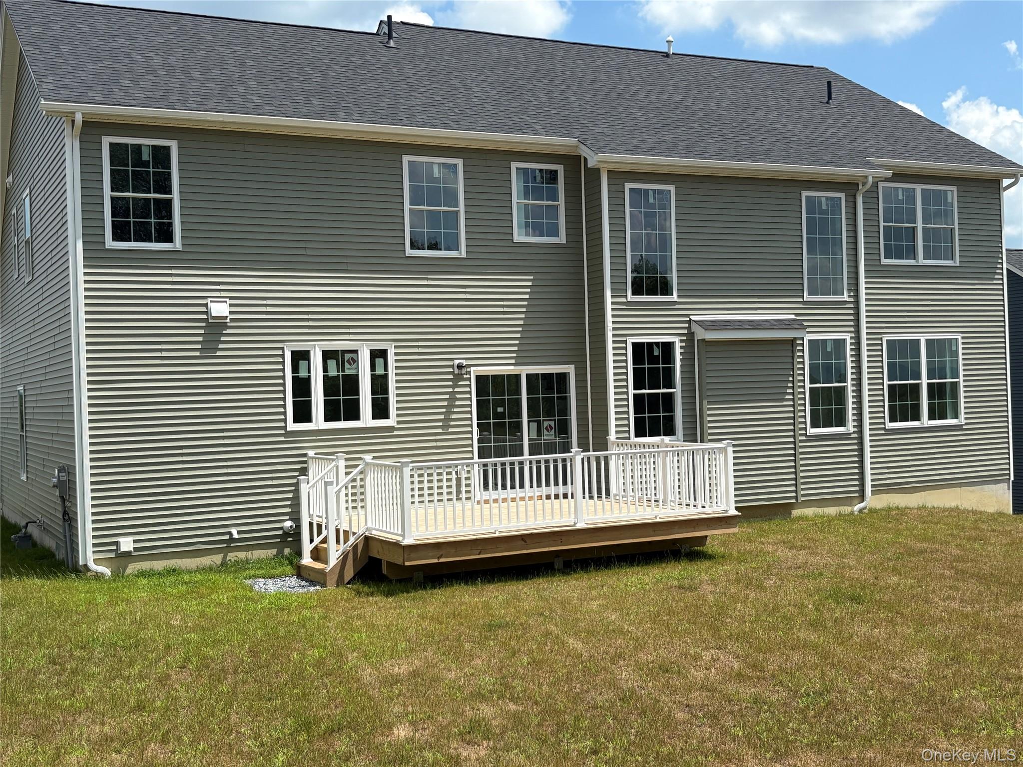 21 Dartmouth Drive, Poughkeepsie, NY 12603