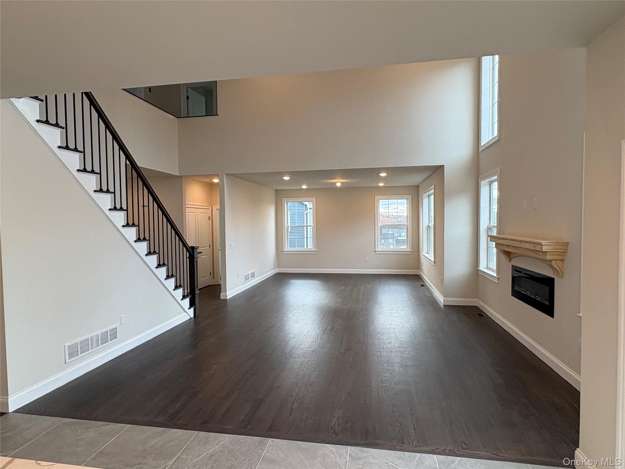 21 Dartmouth Drive, Poughkeepsie, NY 12603