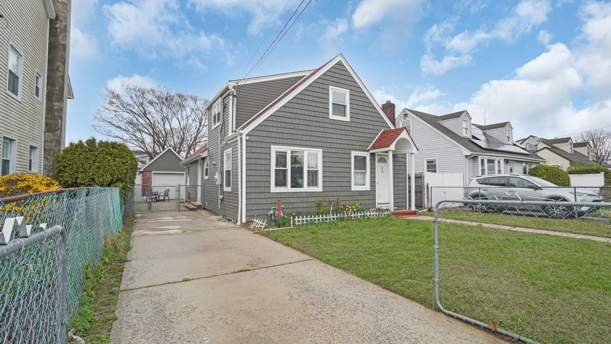 237 Windsor Parkway, Hempstead, NY 11550