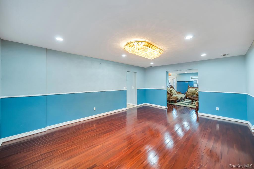 6 Garden Circle, Syosset, NY 11791