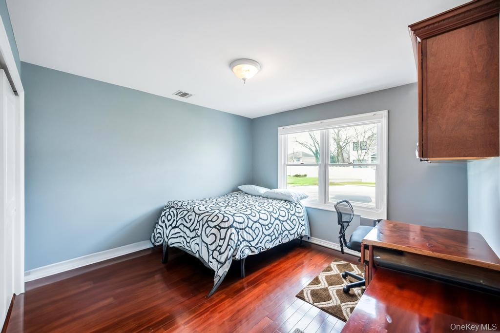 6 Garden Circle, Syosset, NY 11791