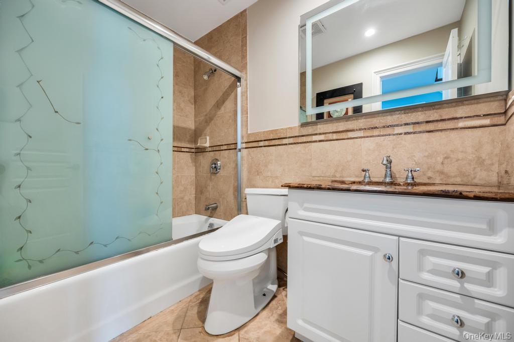 6 Garden Circle, Syosset, NY 11791