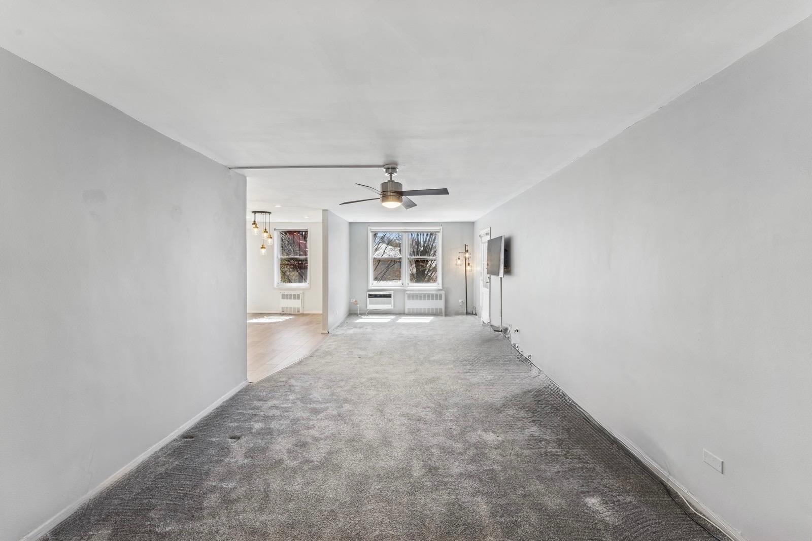 241-20 Northern Boulevard # 2B, Little Neck, NY 11362