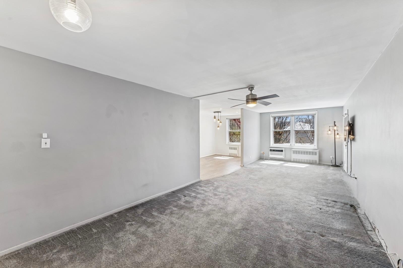 241-20 Northern Boulevard # 2B, Little Neck, NY 11362